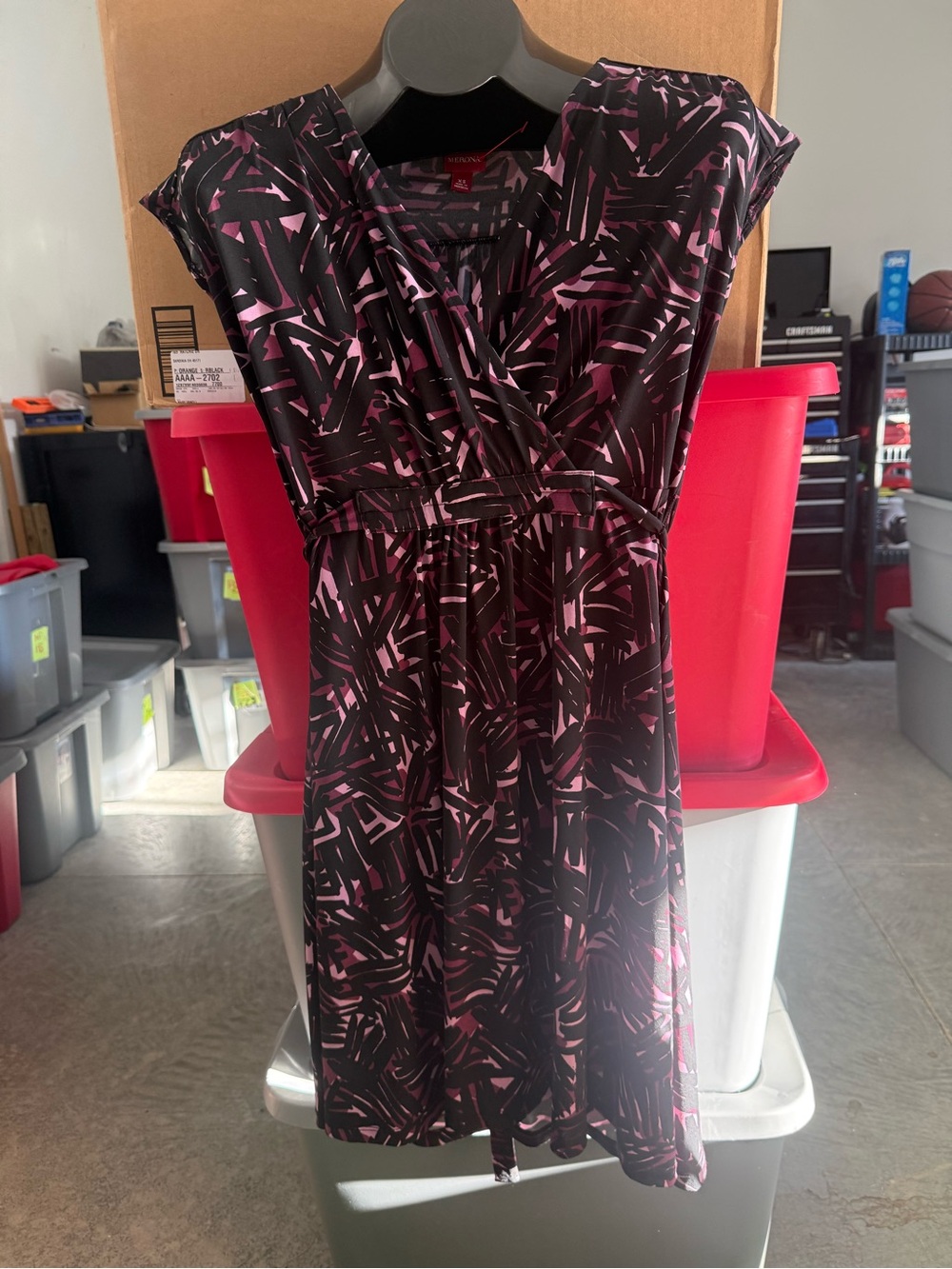 Women’s Black & Pink Printed V-Neck Dress mp15